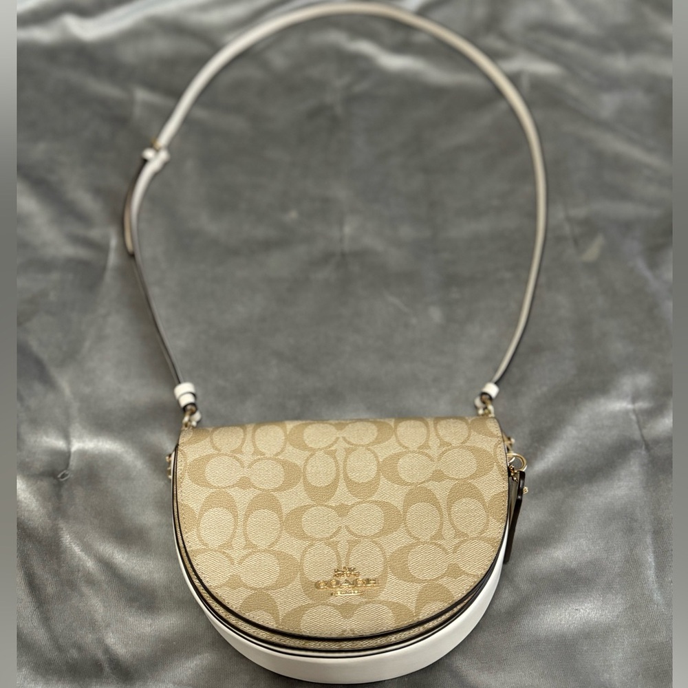 Coach Ellen Signature Canvas Crossbody Handbag/Purse Light Khaki Chalk